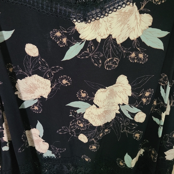 Torrid Navy Floral Lace Inset Tank - Picture 7 of 11